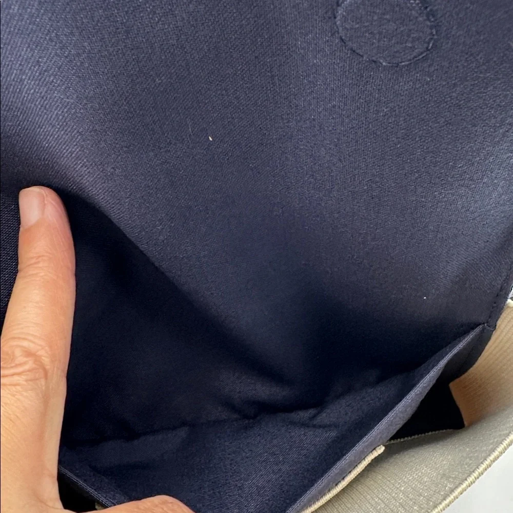 Rothy’s Belt Bag Cream Black NWOT - Picture 4 of 8